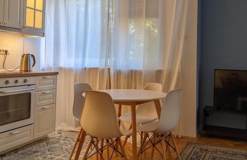 Vukov Spomenik Apartment | Deja FREE PARKING