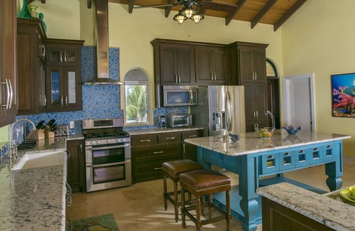 Rendezvous & Ditleff Villa | Deja View - 20% off remaining April/May dates 2025
