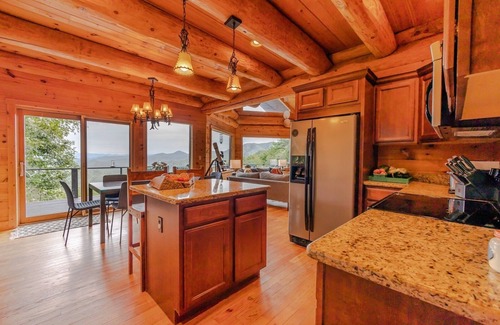 Bryson City Cabin | Deja View- Amazing View