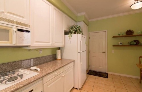 Carmel Valley Condo | Del Mar Heights Hideway w/BBQ, Pool access, 5min drive to Beaches, 20min to Zoo