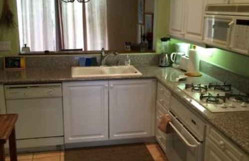 Carmel Valley Condo | Del Mar Heights Hideway w/BBQ, Pool access, 5min drive to Beaches, 20min to Zoo