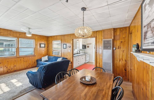Delavan Cabin | Delavan Retreat w/Patio on Turtle Lake!