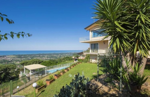 Montignoso House | Delfina by Interhome