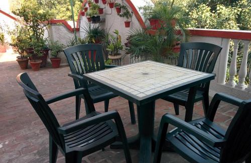 New Friends Colony Bed & Breakfast | Delhi Bed and Breakfast