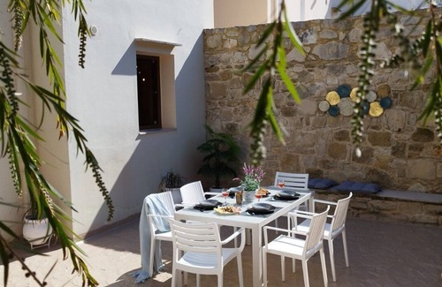 Gerani House | "DELIANS LUXURY VILLA" 600 μετρα από την παραλία.ιδιωτική θερμαινόμενη πισίνα!