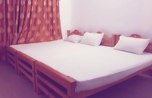 Pasikuda House | Delight Guest House And Restaurant
