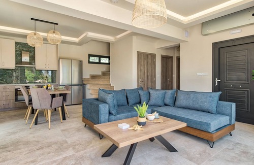Pantokratoras Villa | Delight Luxury 5 bedroom Villa with private pool
