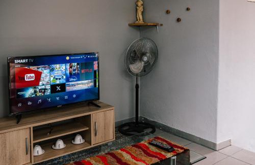 Germiston House | Delightful 1 Bedroom Flat in Germiston with WI-FI