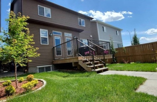 Northwest Calgary Apartment | Delightful 1-Bedroom Private Suite in a New Home