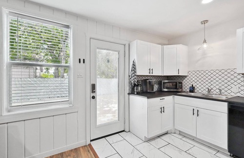 Fort Worth Apartment | Delightful 1BR 1BA Cozy Flat