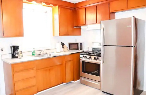 Allen Park House | Delightful 2 bedroom ranch fully furnished!