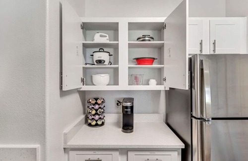 Clearfield Apartment | Delightful 2BR Apt with King Beds, Pool, Fitness Center, and Attached Garage, Close to Hill AFB
