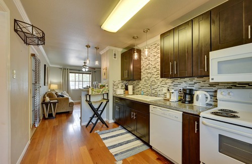 Nacogdoches Apartment | Delightful 2BR Retreat, Walk to SFA, Children & Pet-Friendly + Superhost Clean