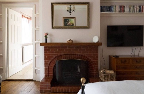 Asfordby Apartment | Delightful apartment fitted to high standard - 3 miles from Melton Mowbray