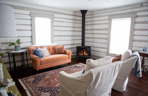 Alder Cottage | Delightful Cottage near Virginia City - Inspired Get-Away with Artist Studio