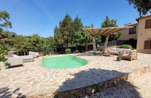 Tiriddo House | DELIGHTFUL COTTAGE WITH POOL