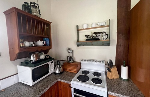 Mayers Flat House | Delightful Farm Property With Lakes Nearby and 20 Minutes to Seal Rocks