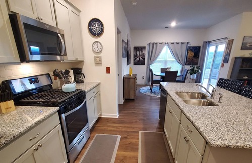 Oak Ridge House | Delightful home with lake view!