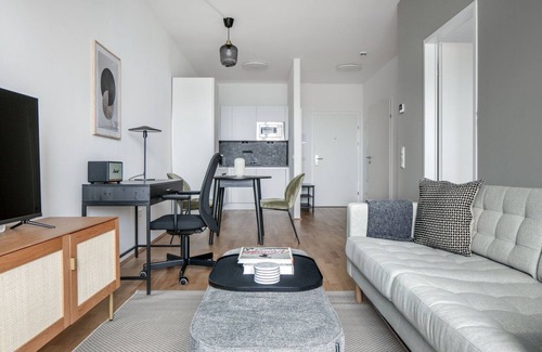 Erdberg Apartment | Delightful Landstraße 1BR w/Pool & Gym, nr U3 Station, by Blueground