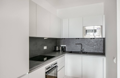 Erdberg Apartment | Delightful Landstraße 1BR w/Pool & Gym, nr U3 Station, by Blueground