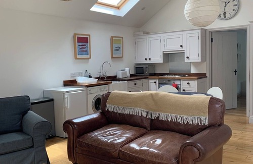 Aldborough House | Delightful Norfolk countryside barn with free parking & WiFi, dog friendly too