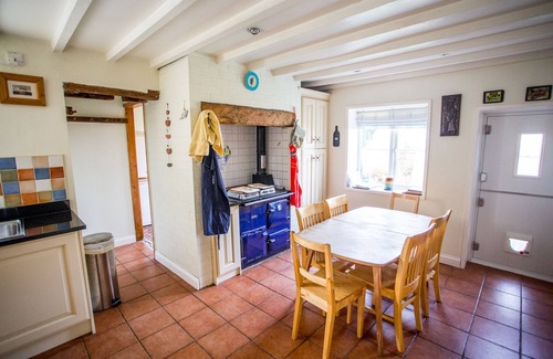 Winterley Cottage | Delightful North Staffs family country cottage