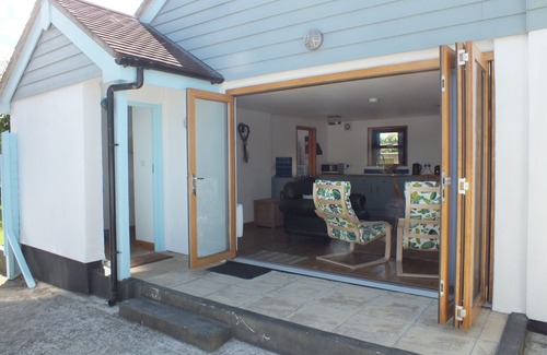 Widemouth Bay House | Delightful retreat, 3 mins walk to Widemouth Bay blue flag beaches & coast path