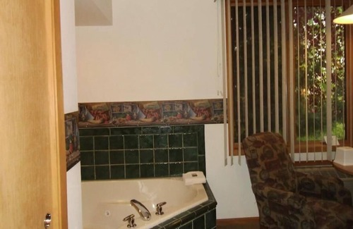 Columbia Falls House | Delightful Studio with Meadow Lake Resort Amenities