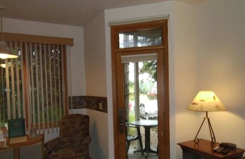 Columbia Falls House | Delightful Studio with Meadow Lake Resort Amenities