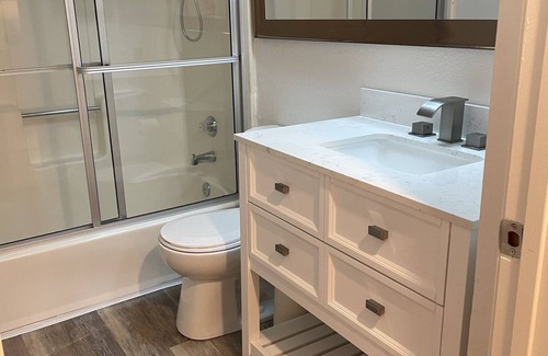 Downtown Apartment | Delightful, Sunny 2-BD 2-Bath Central Glendale, huge balcony and mountain views
