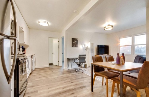 Sunnyvale Apartment | Delightful Sunnyvale 2BR w/Parking, nr Green Spaces, by Blueground