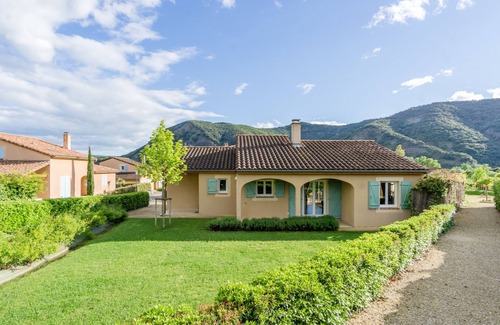 Vallon-Pont-d'Arc Villa | Delightful villa for 4 people at Domaine Les Rives de l'Ardèche