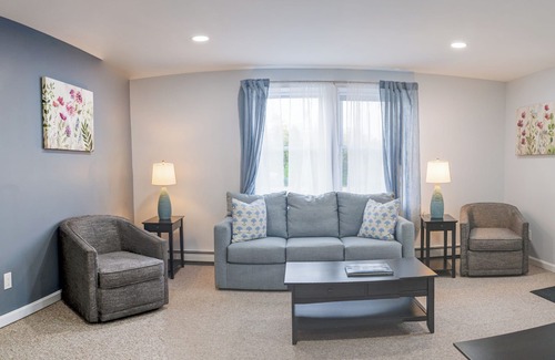 Seal Cove Apartment | Delightful Woodland Apartment B