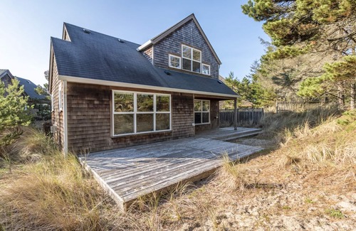 Shorepine Village House | Delightfully Decorated Home Walking Distance to the Beach, Fireplace, Deck, BBQ