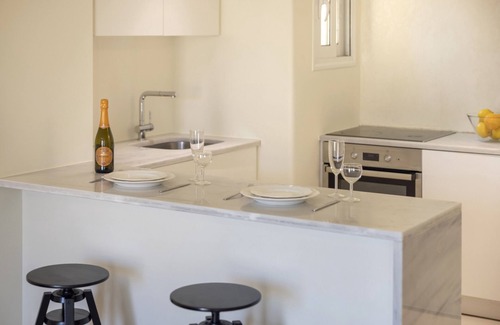 Omonia Apartment | Deligiorgi 1·Charming 7th-Floor Apartment with