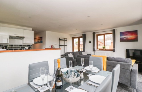 Brean Cottage | DELPHINE LODGE, MEADOW VIEW LODGES, pet friendly in Brean