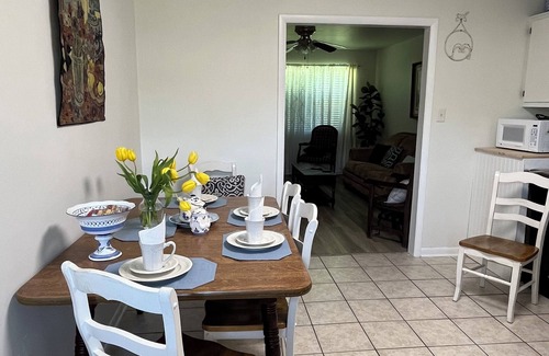 Cullman Apartment | Delta Duplex in amazing Cullman; AC, WiFi, near restaurants & shops