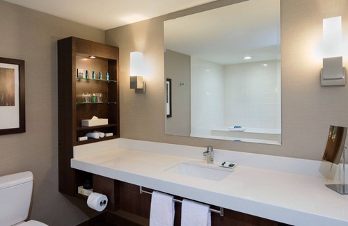 Southside Hotel | Delta Hotels by Marriott Edmonton South Conference Centre