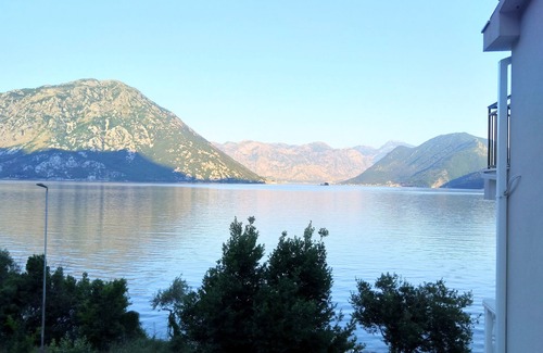 Lipci Apartment | Deluxe 2 bdr, free secured parking, top floor, stunning view!