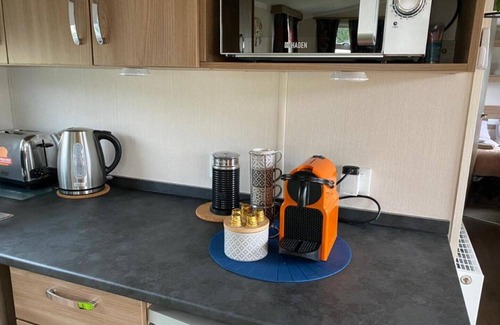 Prestonpans House | Deluxe 3 bedroom caravan in Haven's Seton Sands Holiday Village,Wifi