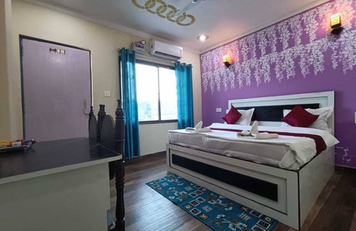 Sarnath Bed & Breakfast | Deluxe 4 room -bedroom B&B with WiFi and AC in fantastic Varanasi Sarnath