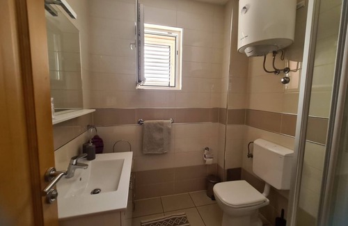 Metajna Condo | Deluxe apartment for 4 people, private bathroom and terrace with sea view