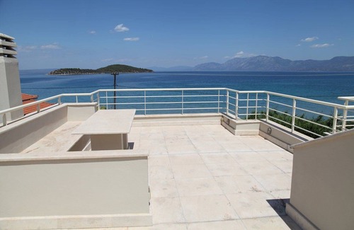 Chalcis Villa | Deluxe Chalkida Villa | Coral Villa | 210 m² | 3 Levels 4 Bedrooms | Ocean.
