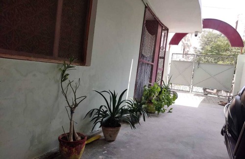 Varanasi House | Deluxe Double Room 1 - Gauranga Kutir Varanasi