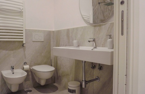 Rione XVIII Castro Pretorio House | Deluxe Double with Balcony (#102)