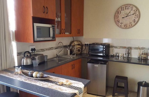 Greater Johannesburg Metropolitan Area House | Deluxe Family Apartment [Villa MikaMora]
