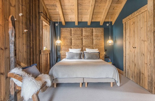Le Cret Ski Chalet | Deluxe French Chalet | 6 Bedrooms | Chalet Ottavia | Private Ski Room & Wonderful Mountain Views | Val d'Isère