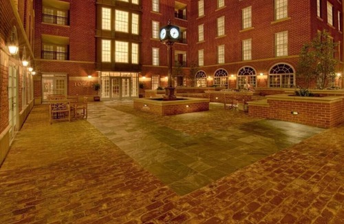 Old Town Alexandria Apartment | Deluxe Guest Room Near King Street Garden Park WDC