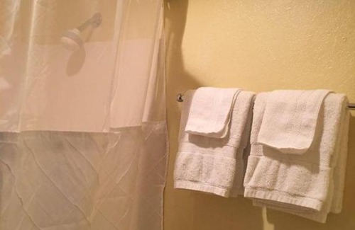 Nebraska City Hotel | Deluxe Inn Nebraska City