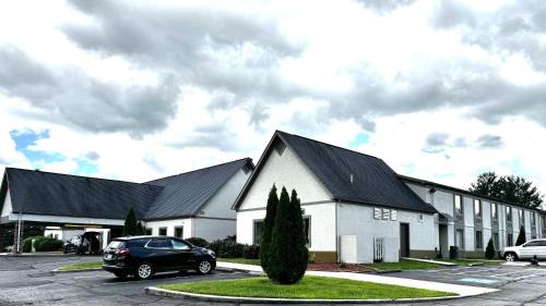 Wytheville Hotel | Deluxe Inn Wytheville